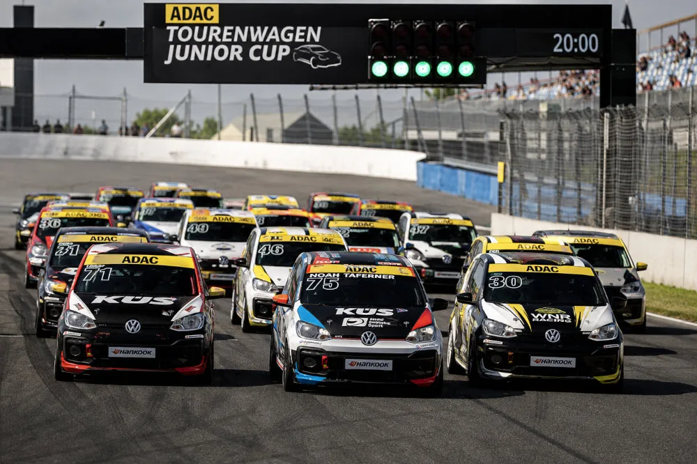 ADAC Tourenwagen Junior Cup Noah Taferner (mit KI erstellt)