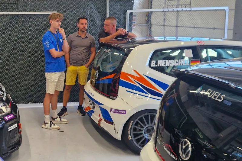 Noah Taferner zu Besuch bei Georg Motorsport beim ADAC Tourenwagen Junior Cup am Red Bull Ring Noah Taferner zu Besuch bei Georg Motorsport beim ADAC Tourenwagen Junior Cup am Red Bull Ring